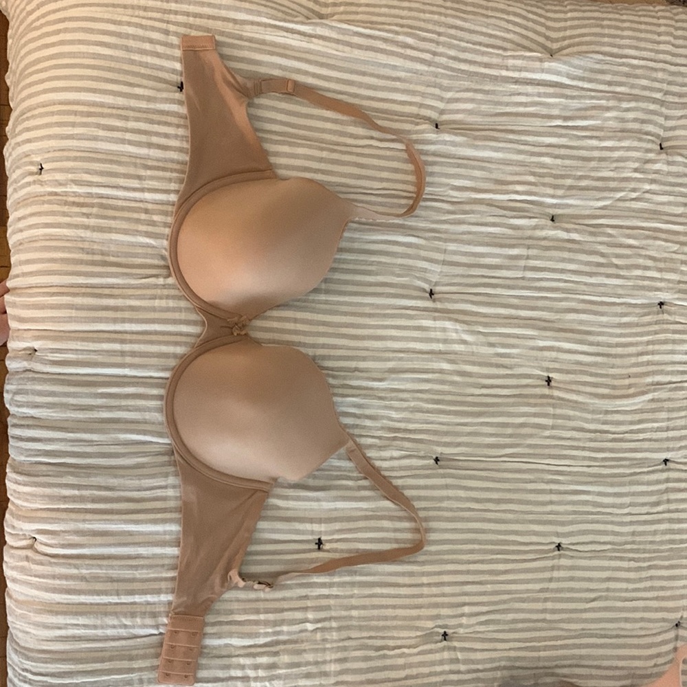 Victoria’s Secret nude bra size 3DDD